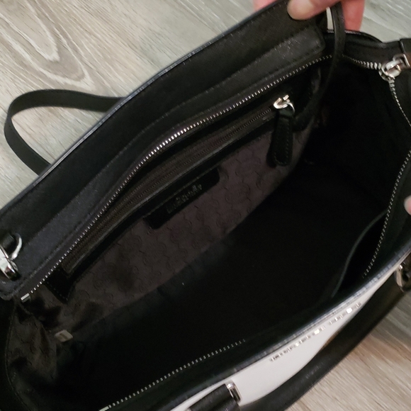 Michael Kors cross body bag - Picture 4 of 6